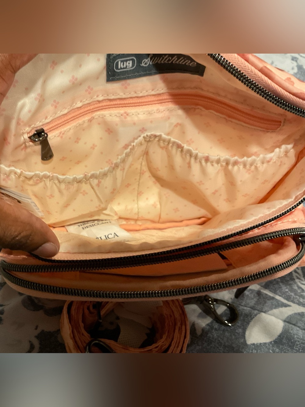 NWOT Lug Switchline Sling Bag, Faded Leopard Pink - Picture 5 of 9